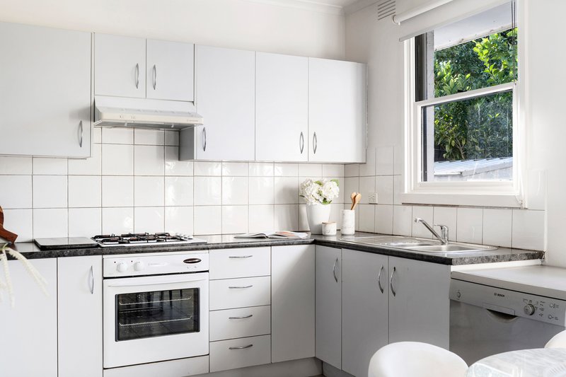 Photo - 8/15-19 Argus Street, Cheltenham VIC 3192 - Image 6