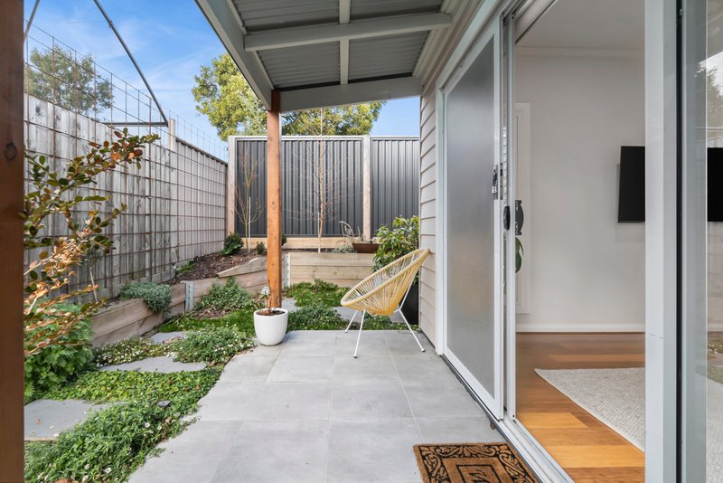 Photo - 8/15 Ferguson Street, Kyneton VIC 3444 - Image 12