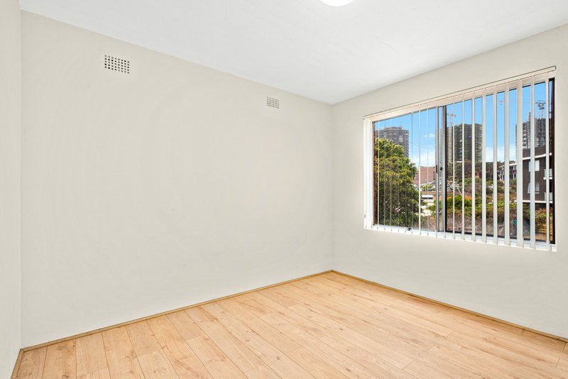 Photo - 8/15 Robinson Street, Wollongong NSW 2500 - Image 4