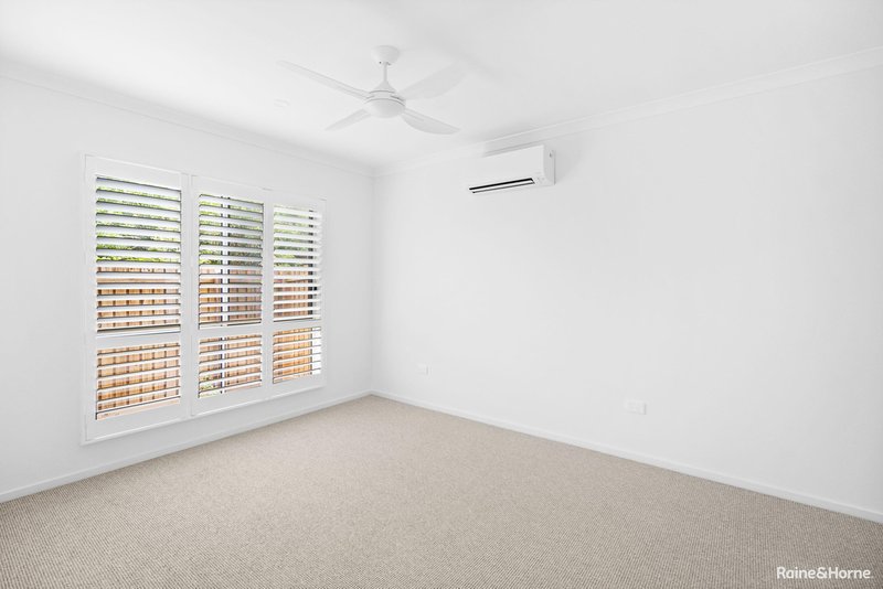 Photo - 8/15 Shell Street, Urangan QLD 4655 - Image 5