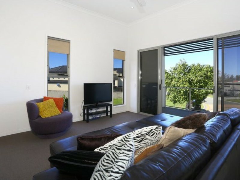 Photo - 81/5033 Emerald Island Drive, Carrara QLD 4211 - Image 8