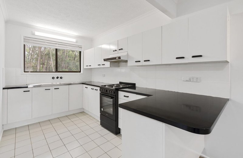 Photo - 8/155 John Paul Drive, Springwood QLD 4127 - Image 3