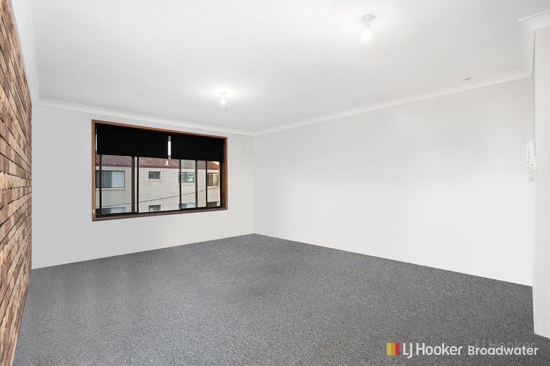 Photo - 8/157 Muir Street, Labrador QLD 4215 - Image 3