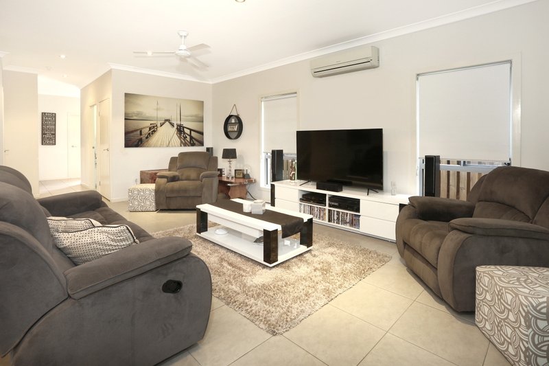 Photo - 8/16-18 Geoff Wolter Drive West , Molendinar QLD 4214 - Image 3