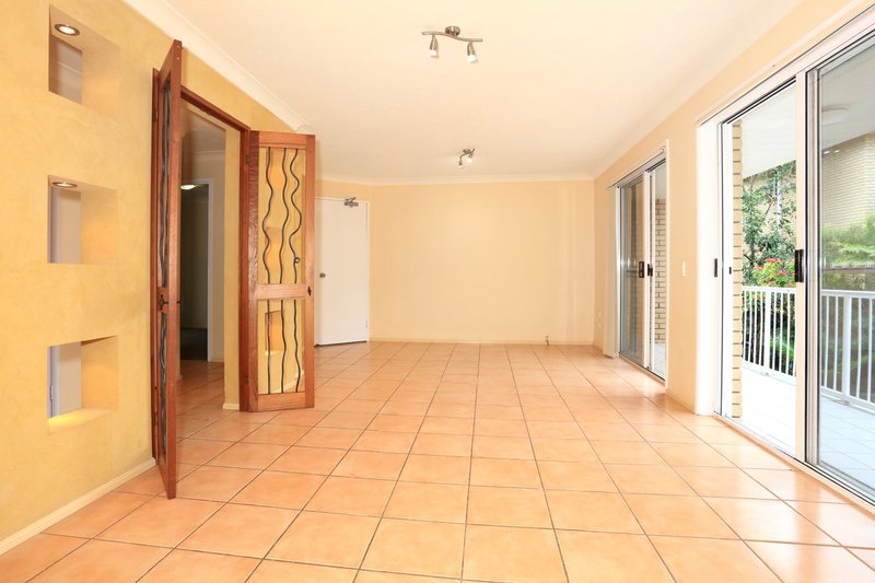 Photo - 8/16 Whitby Street, Southport QLD 4215 - Image 6