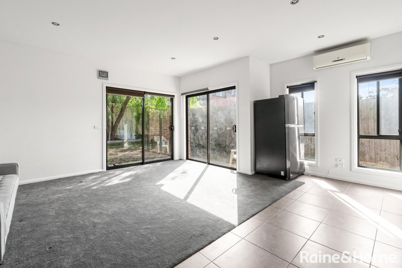 Photo - 8/162 Somerset Road, Campbellfield VIC 3061 - Image 2