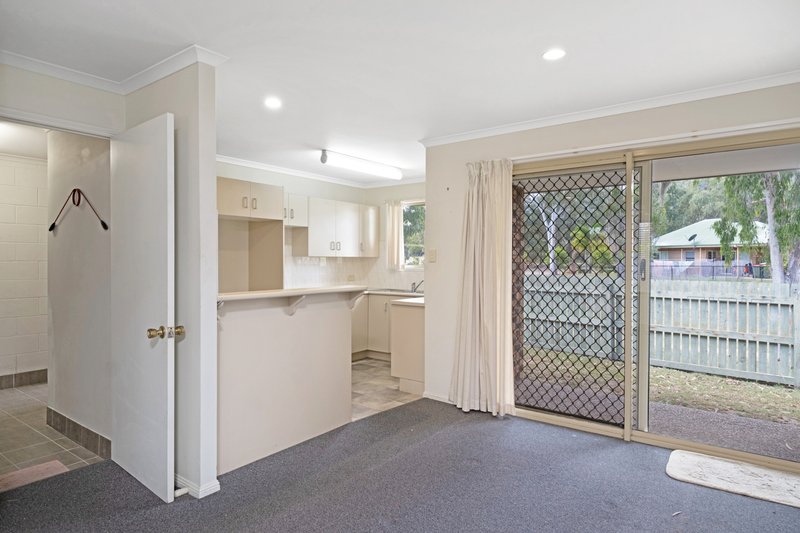 Photo - 8/17 Meyenberg Court, Norman Gardens QLD 4701 - Image 5