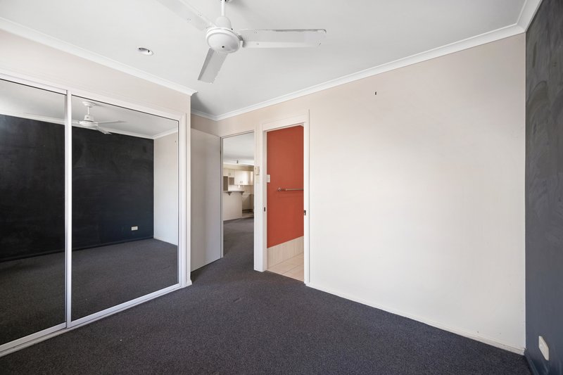 Photo - 8/17 Meyenberg Court, Norman Gardens QLD 4701 - Image 9