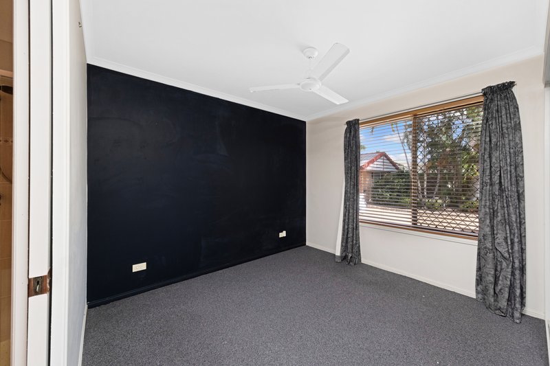 Photo - 8/17 Meyenberg Court, Norman Gardens QLD 4701 - Image 10