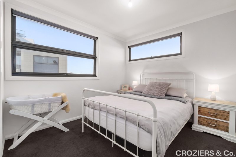 Photo - 8/17 Pascoe Street, Pascoe Vale VIC 3044 - Image 4