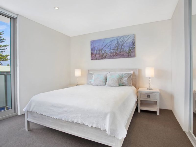 Photo - 8/17 Surfview Road, Mona Vale NSW 2103 - Image 4