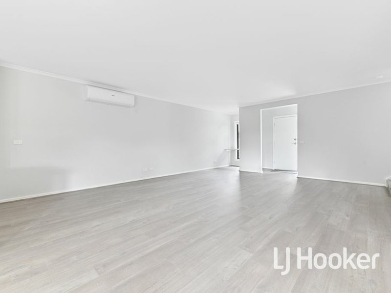 Photo - 8/170 Princes Highway, Pakenham VIC 3810 - Image 2