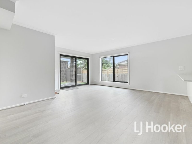 Photo - 8/170 Princes Highway, Pakenham VIC 3810 - Image 4