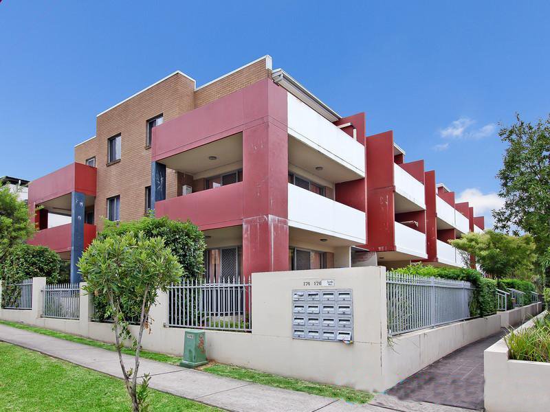 8/174-178 Bridge Road, Westmead NSW 2145