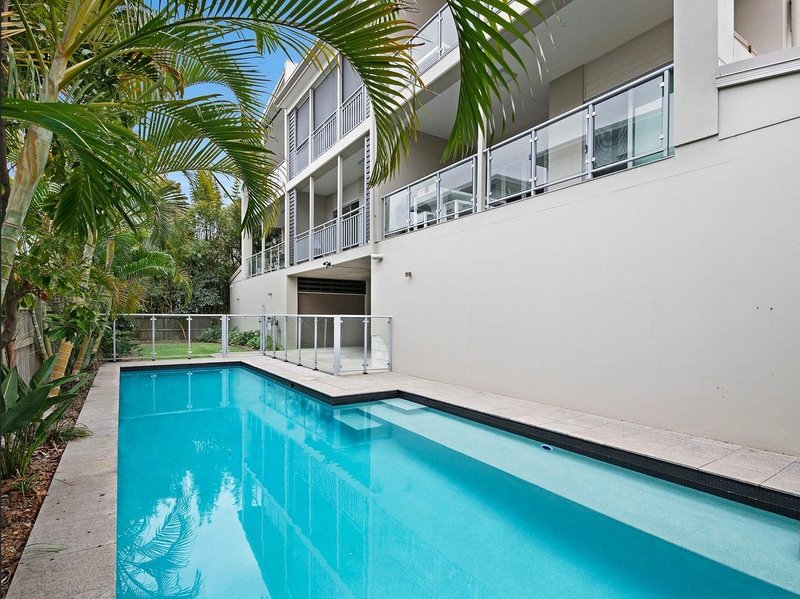 Photo - 8/18 Barton Road, Hawthorne QLD 4171 - Image 1