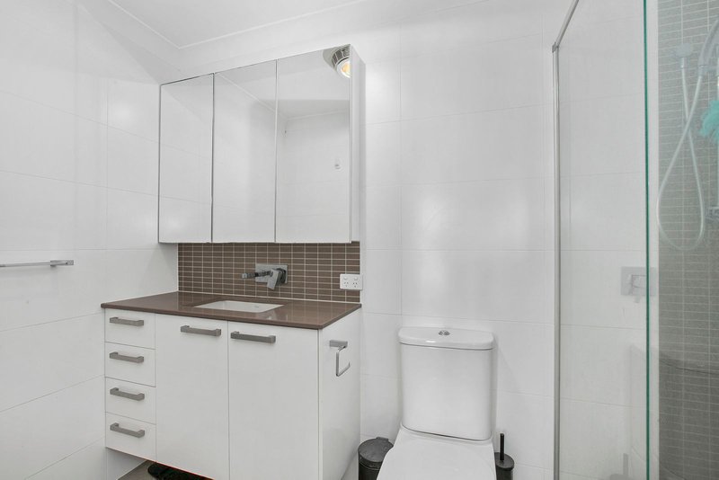 Photo - 8/18 Barton Road, Hawthorne QLD 4171 - Image 6