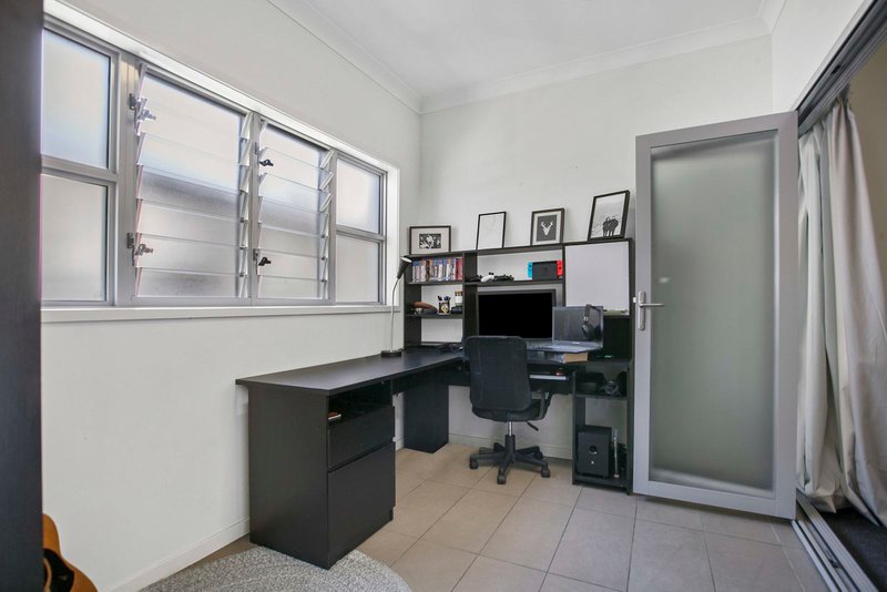 Photo - 8/18 Barton Road, Hawthorne QLD 4171 - Image 8