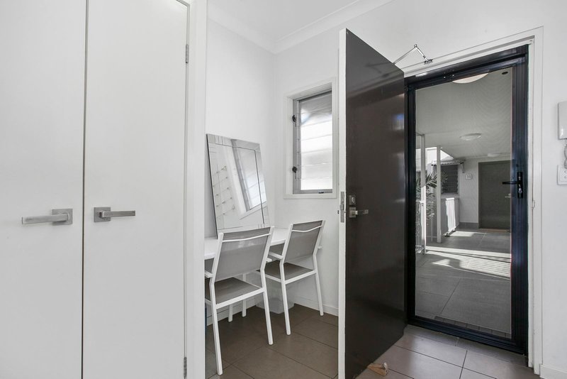 Photo - 8/18 Barton Road, Hawthorne QLD 4171 - Image 10