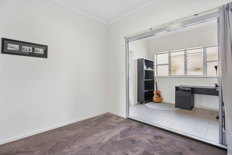 Photo - 8/18 Barton Road, Hawthorne QLD 4171 - Image 11
