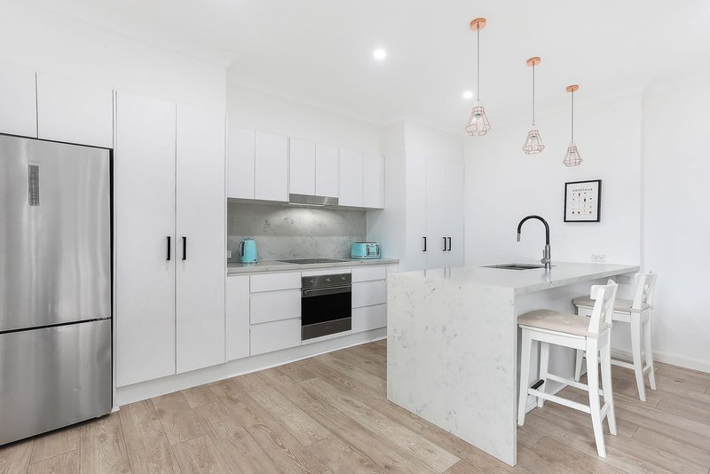 Photo - 8/18 Chaleyer Street, Rose Bay NSW 2029 - Image 2