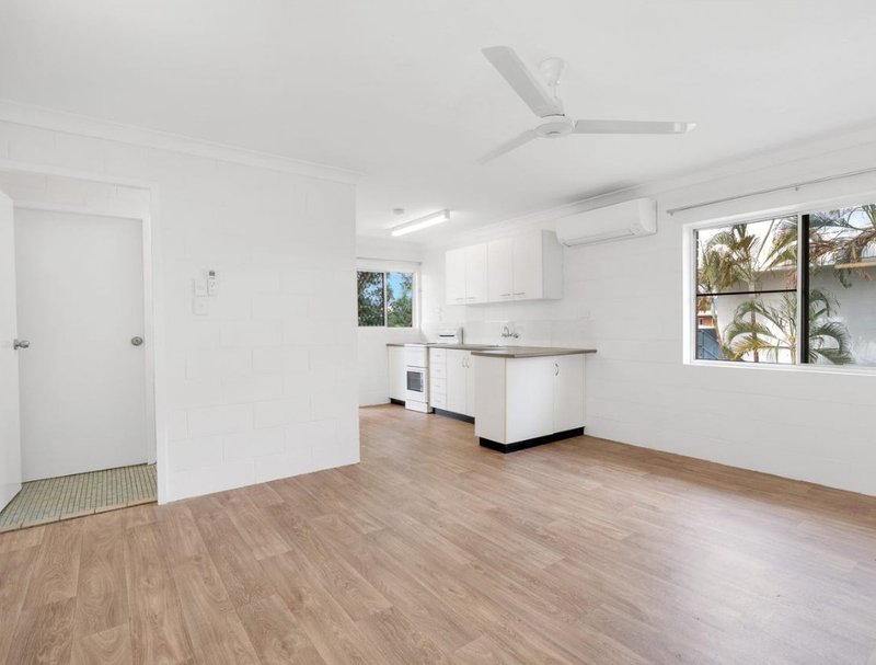 Photo - 8/18 Curtin Street, Westcourt QLD 4870 - Image 2