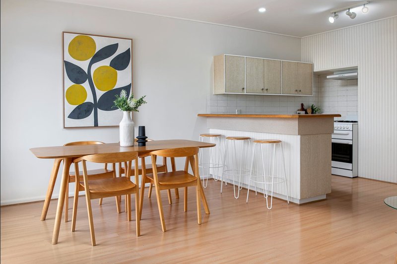 Photo - 8/18 Glencairn Avenue, Camberwell VIC 3124 - Image 3