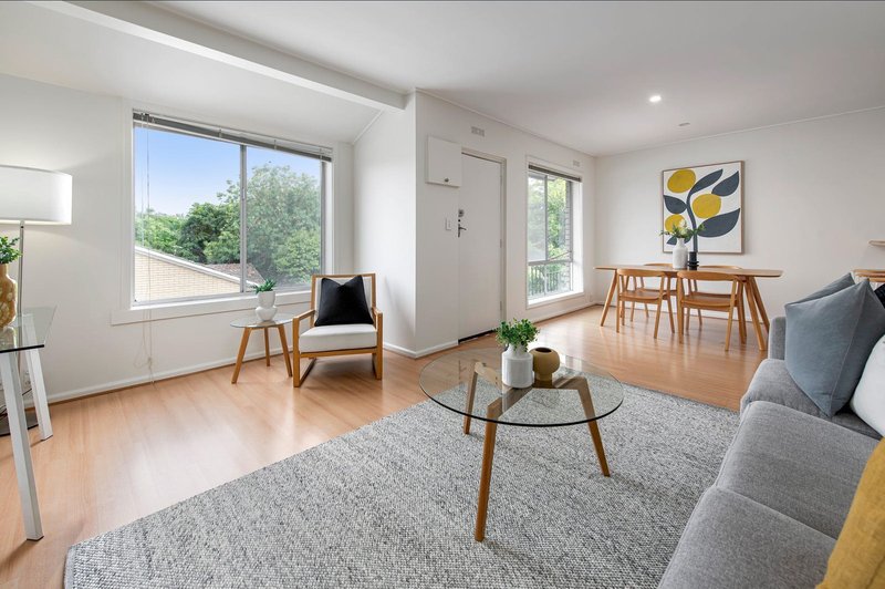 Photo - 8/18 Glencairn Avenue, Camberwell VIC 3124 - Image 4