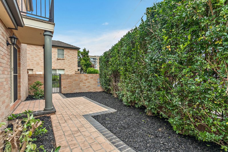 Photo - 8/18 Osborne Street, Wollongong NSW 2500 - Image 5