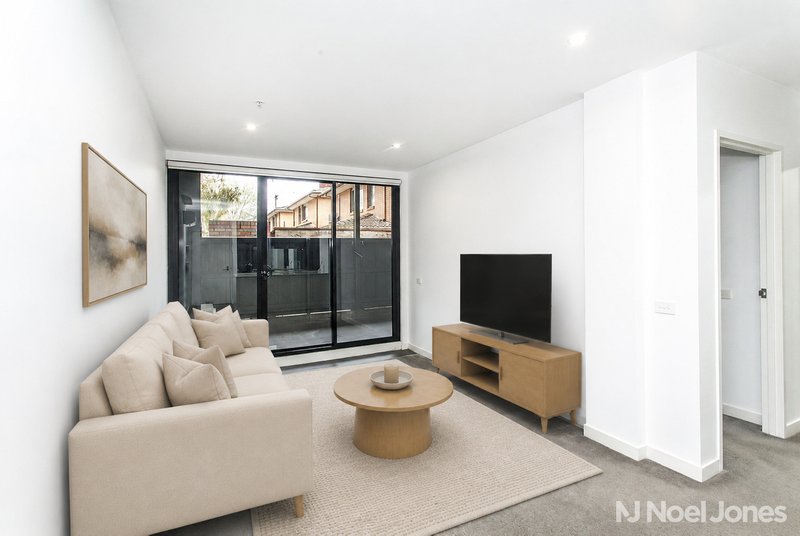 Photo - 8/18 Queen Street, Blackburn VIC 3130 - Image 2