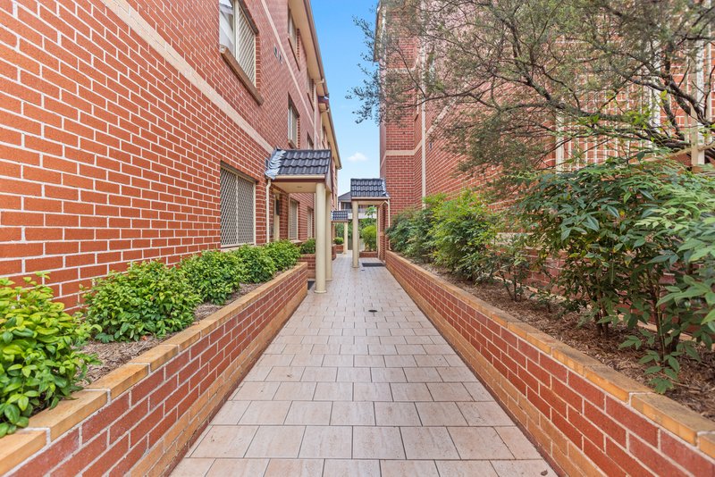 Photo - 8/18 Short Road, Riverwood NSW 2210 - Image 11