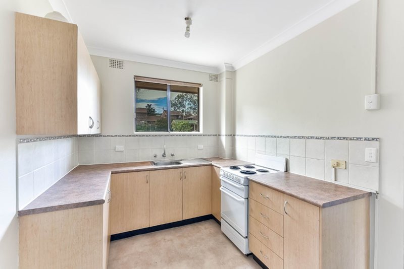 8/18 Sturt Street, Campbelltown NSW 2560