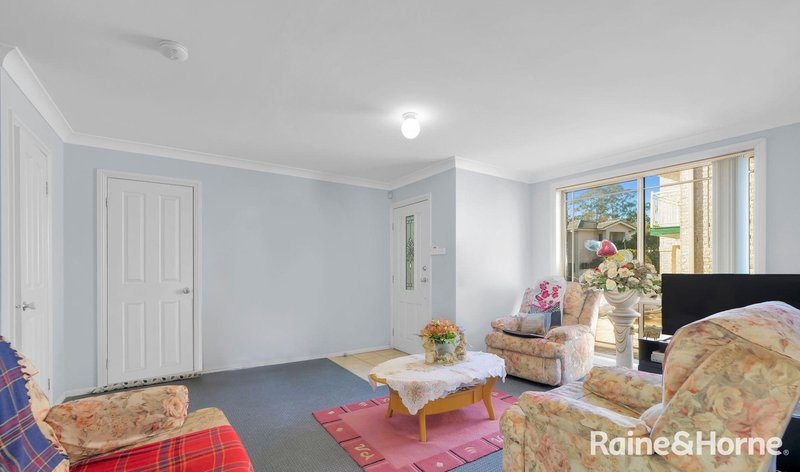 Photo - 8/19-21 Alexander Crescent, Macquarie Fields NSW 2564 - Image 2