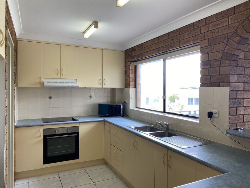 Photo - 8/19 Carinya Street, Mooloolaba QLD 4557 - Image 3