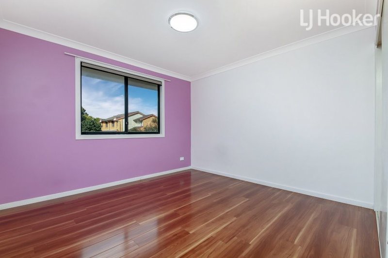 Photo - 8/19 Shortland Avenue, Lurnea NSW 2170 - Image 7