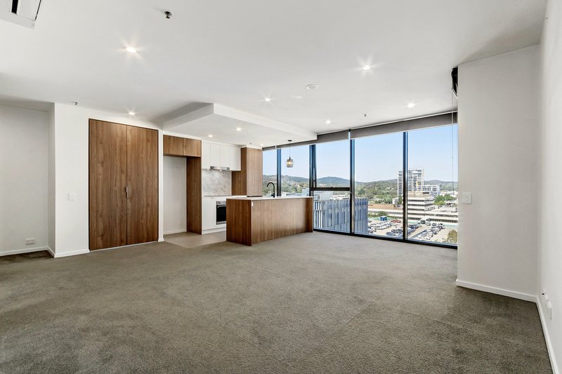 Photo - 819/15 Bowes Street, Phillip ACT 2606 - Image 3