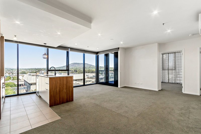 Photo - 819/15 Bowes Street, Phillip ACT 2606 - Image 6