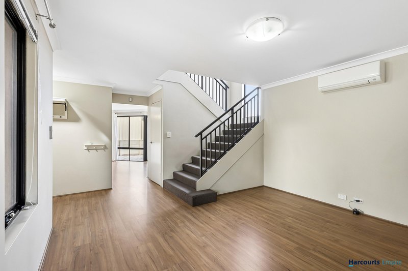 Photo - 81C Weaponess Road, Scarborough WA 6019 - Image 5