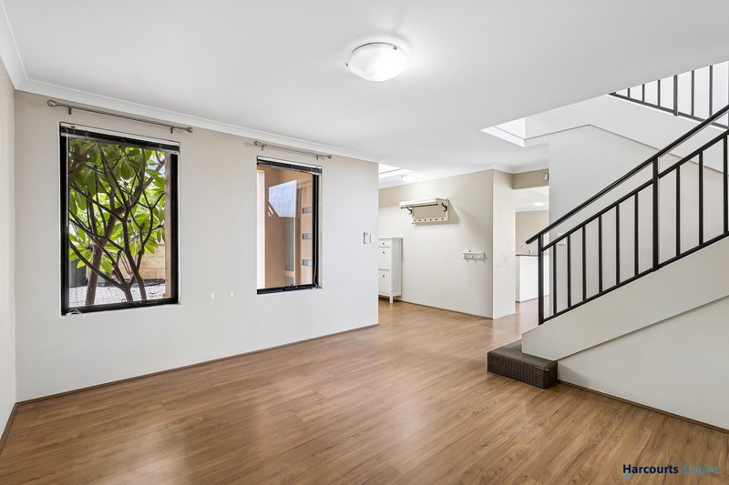 Photo - 81C Weaponess Road, Scarborough WA 6019 - Image 7