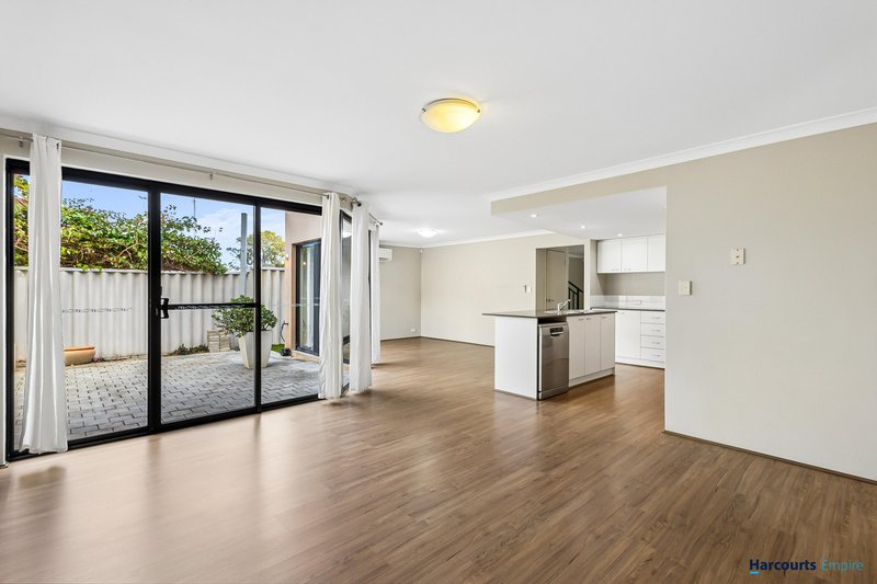 Photo - 81C Weaponess Road, Scarborough WA 6019 - Image 11