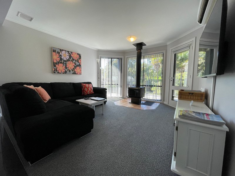 Photo - 8/2-18 Nicholas Avenue, Metung VIC 3904 - Image 4