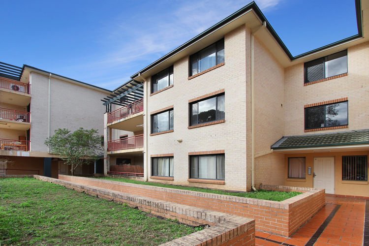 8/2-4 Kane Street, Guildford NSW 2161