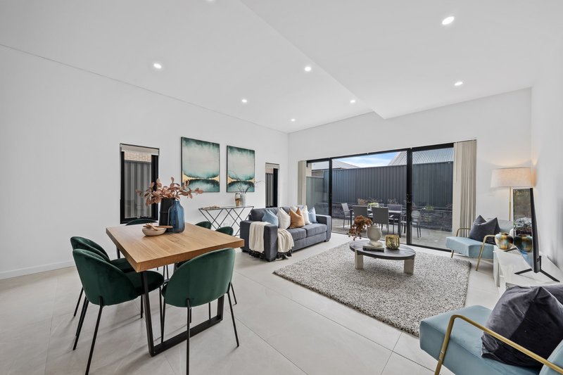 Photo - 8/2-8 Bando Road, Girraween NSW 2145 - Image 2