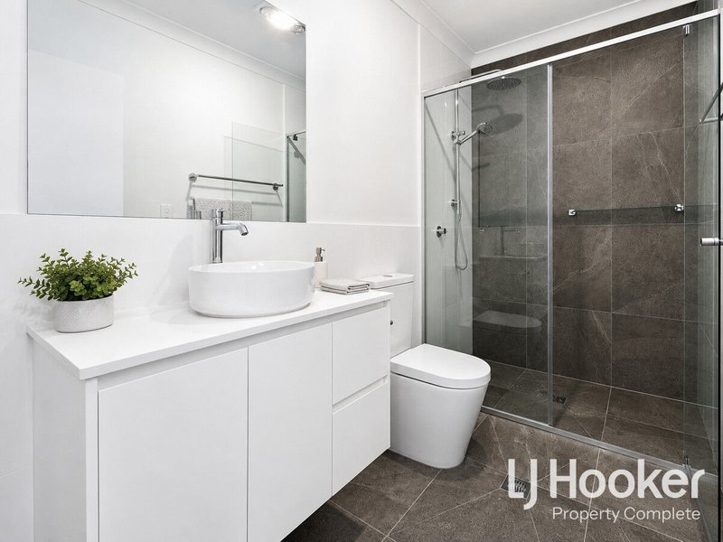 Photo - 8/2-8 Yarrabilba Drive, Yarrabilba QLD 4207 - Image 10
