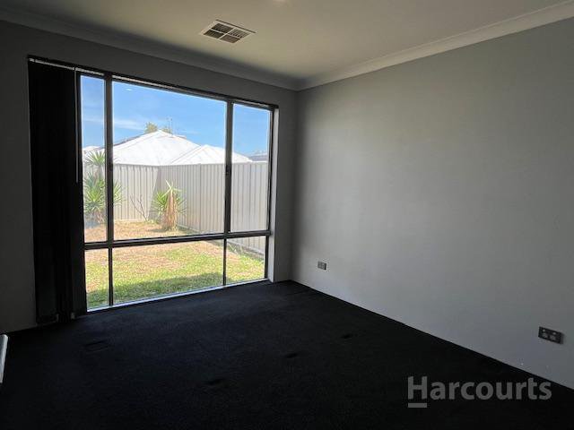 Photo - 82 Adelong Avenue, Golden Bay WA 6174 - Image 6