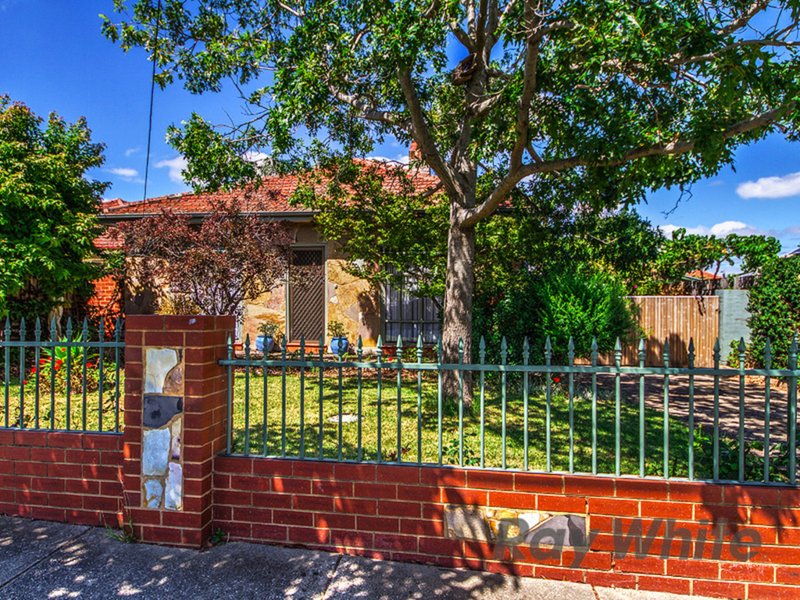 Photo - 82 Alfrieda Street, St Albans VIC 3021 - Image 2