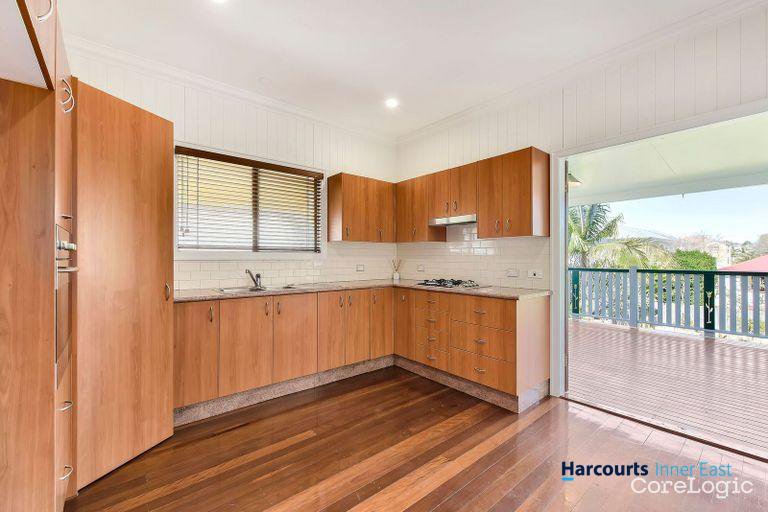 Photo - 82 Barton Road, Hawthorne QLD 4171 - Image 4