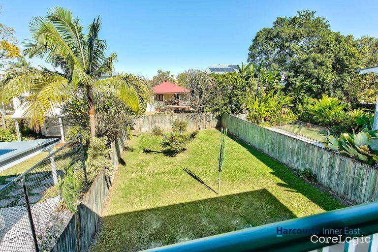 Photo - 82 Barton Road, Hawthorne QLD 4171 - Image 12