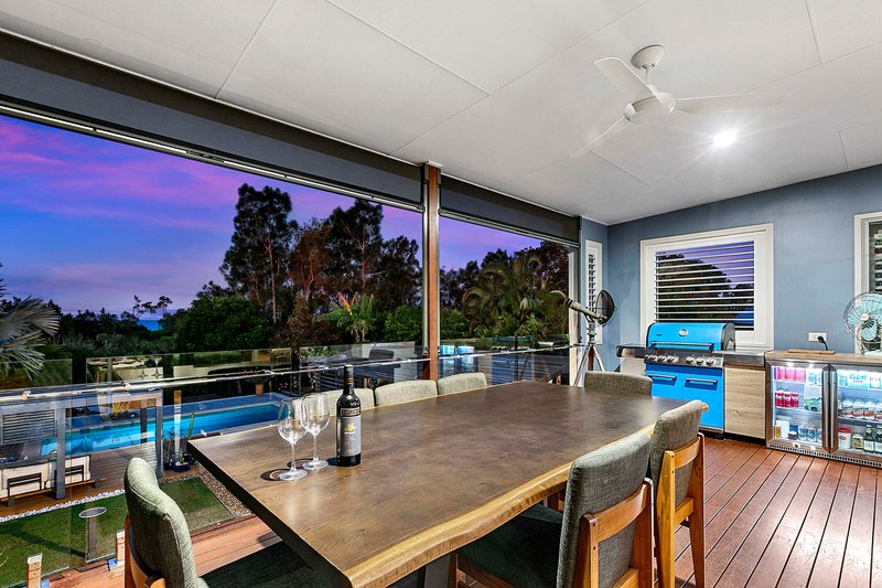 Photo - 82 Beach Drive, Burrum Heads QLD 4659 - Image 3