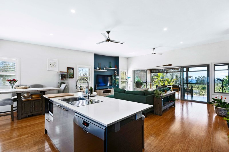 Photo - 82 Beach Drive, Burrum Heads QLD 4659 - Image 8