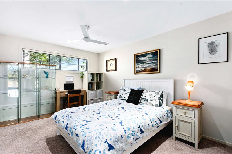 Photo - 82 Beach Drive, Burrum Heads QLD 4659 - Image 13